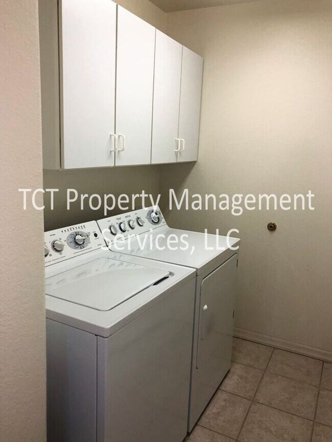 Foto del edificio - Charming home in 55+ Gated Community of Solera