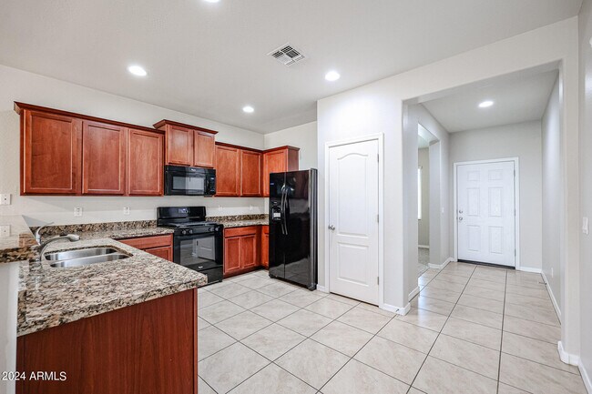 Building Photo - 7009 S 78th Dr