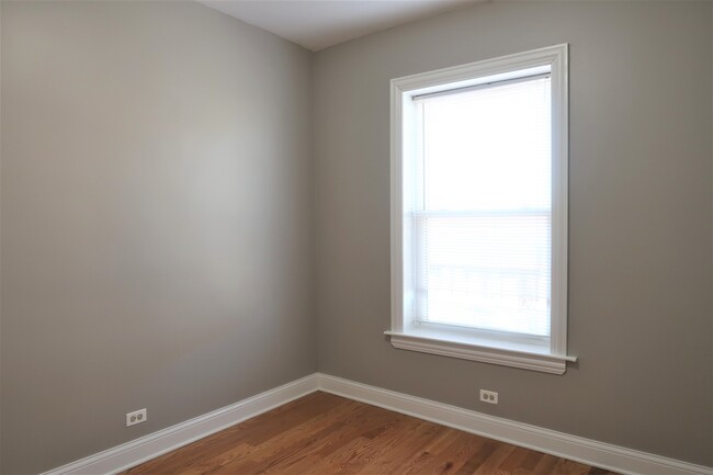 Building Photo - 6011 W Irving Park Rd