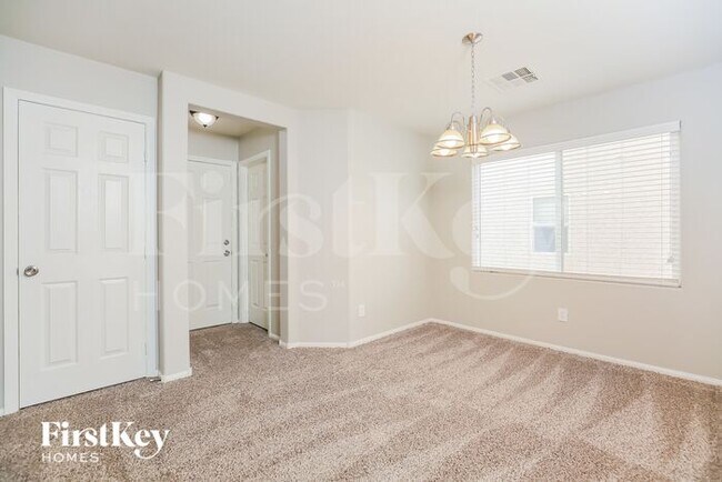Foto del edificio - 6478 Fulton Meadows Ave