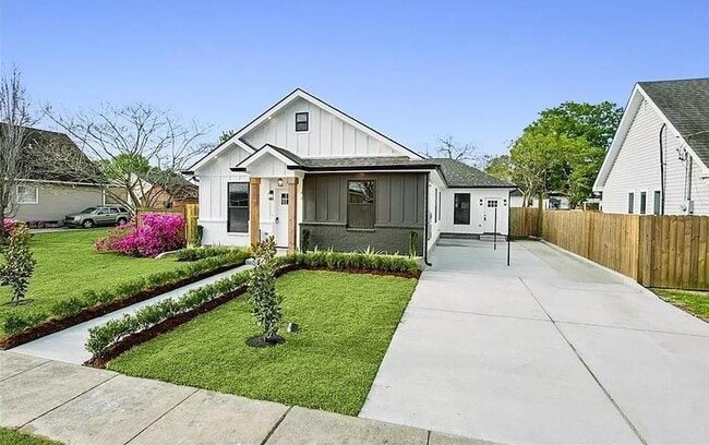 Building Photo - 310 Reiss Pl