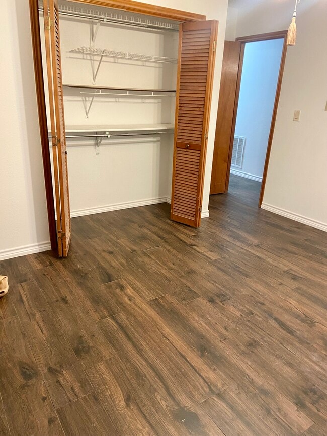 Building Photo - 2939 Quail Oak St