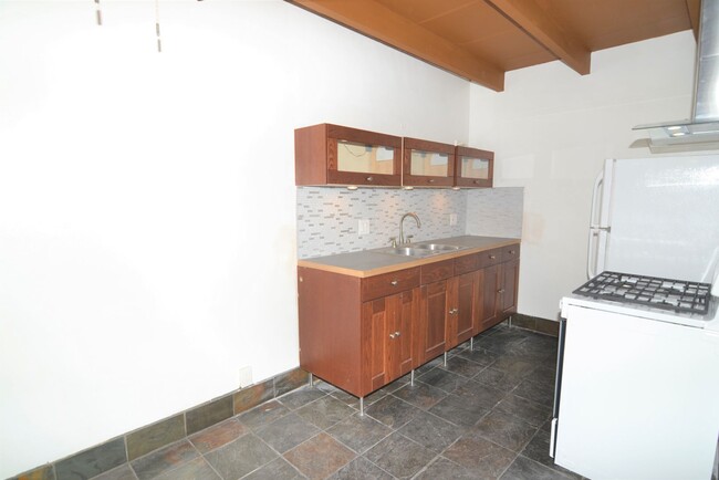 Foto del edificio - 2nd Floor Condo near Downtown Life