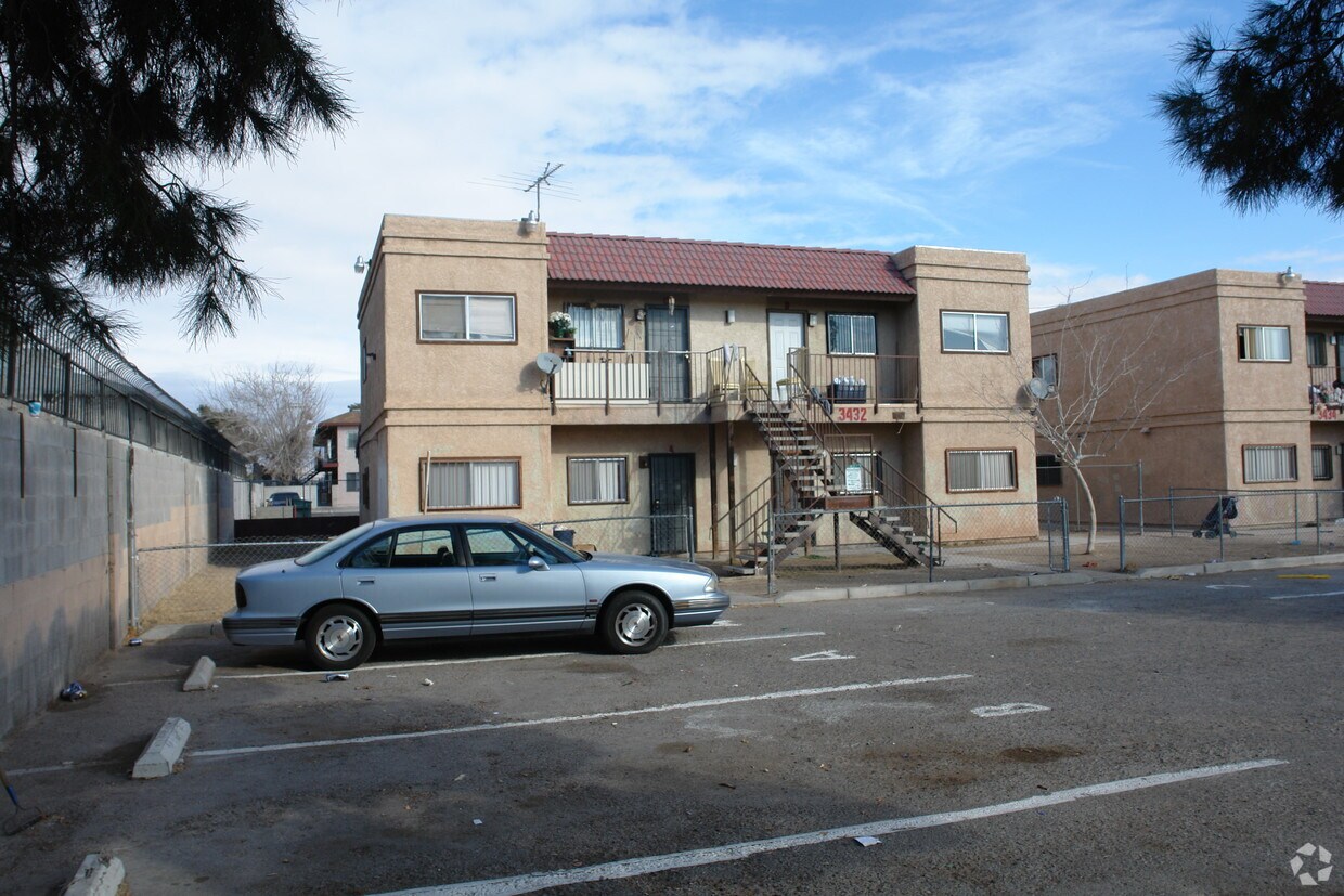 Foto del edificio - 3432 College View Ct