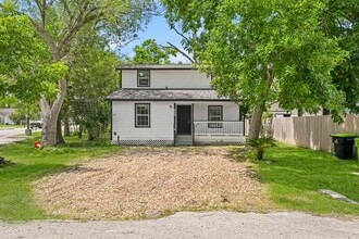 Building Photo - 1501 Maiden Ln