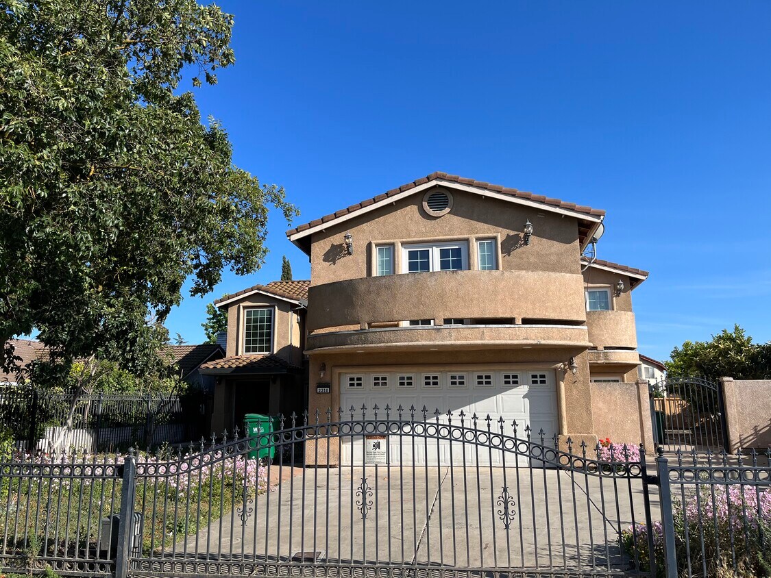 2318 E Swain Rd, Stockton, CA 95210 House Rental in Stockton, CA