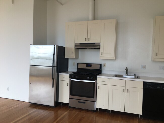 #202- Kitchen - 1018 4th Ave