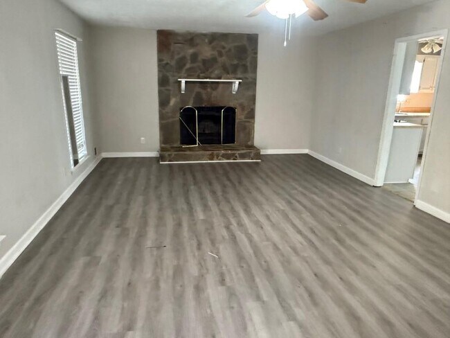 Building Photo - 3619 Bomar Rd