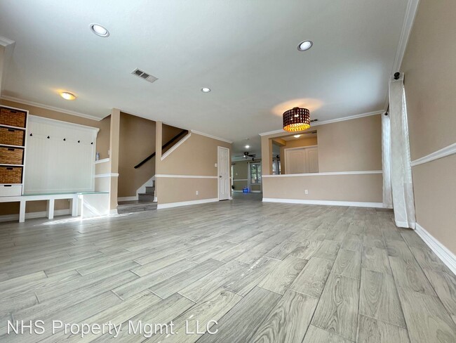 Building Photo - 4 br, 2.5 bath House - 13537 Lost Spurs Rd.
