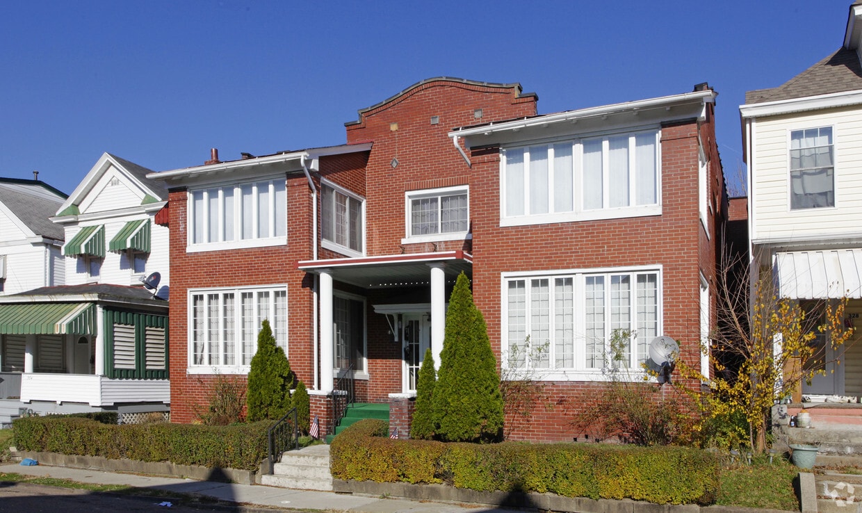 Building Photo - 330 Russellwood Ave