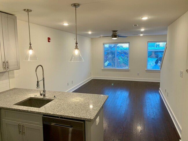 Foto del edificio - Stunning 2-Bed Condo with Private Roof Deck in Norris Square! Available mid-July!