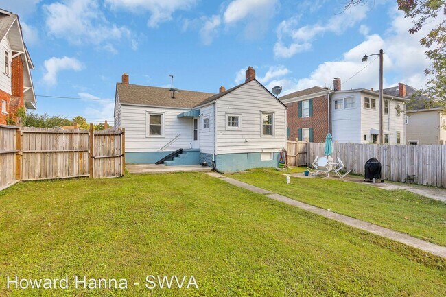 Building Photo - 3 br, 1 bath House - 2116 Hanover Avenue NW