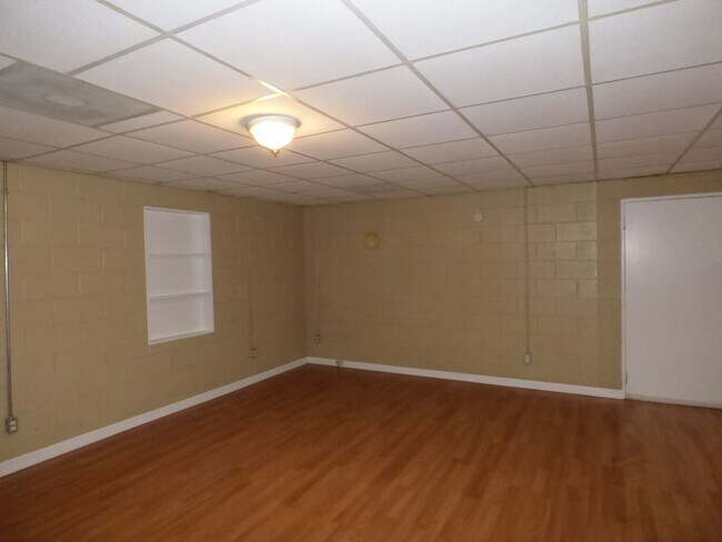 Foto del edificio - 8 Anderson St - Unit B - Available Now
