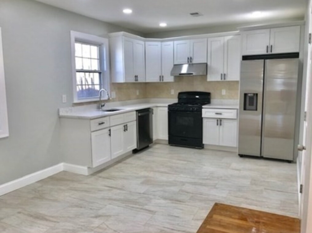 13 Holmes St Unit 13, Malden, MA 02148 Condo for Rent in Malden, MA