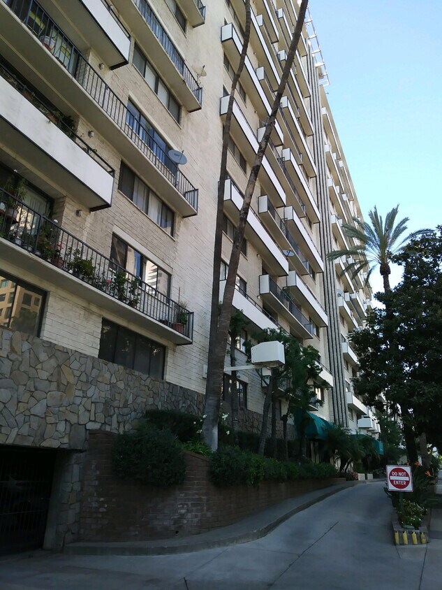 Foto principal - 10535 Wilshire Blvd