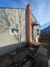 Building Photo - 708 S 14th Ave
