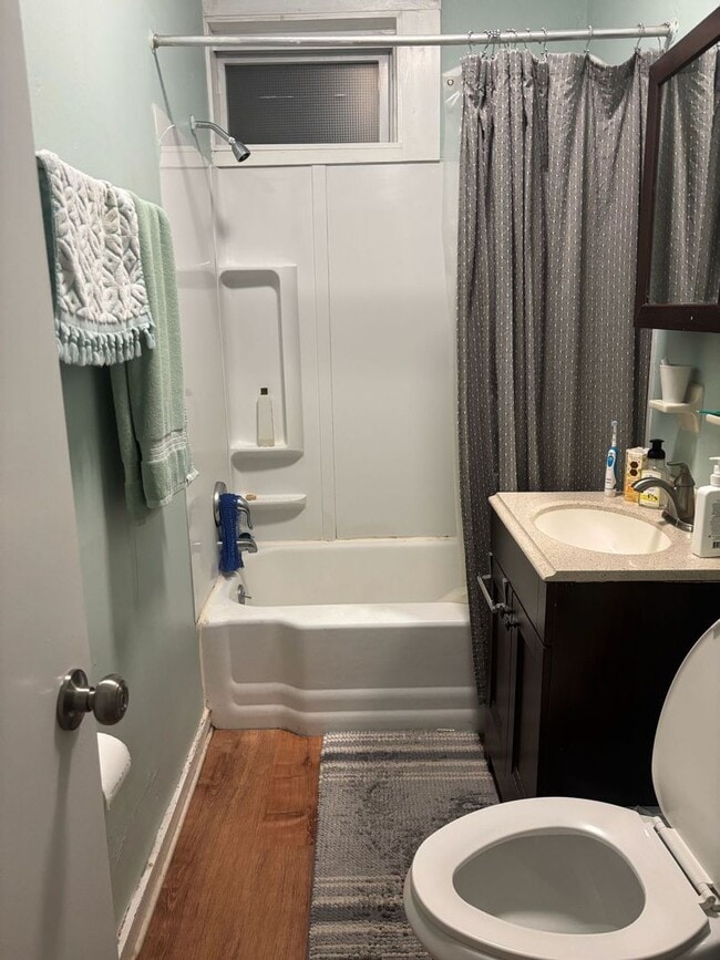 Foto del edificio - Charming 2BR in East Rock | Hot Water Included | Walk to Yale & SOM