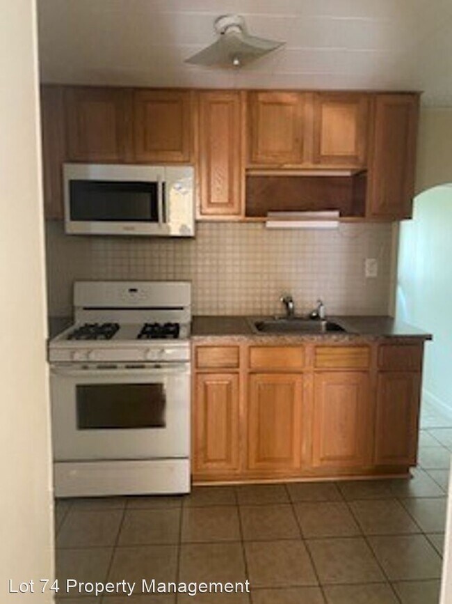 Building Photo - 3 br, 1 bath House - 933 Evans Street