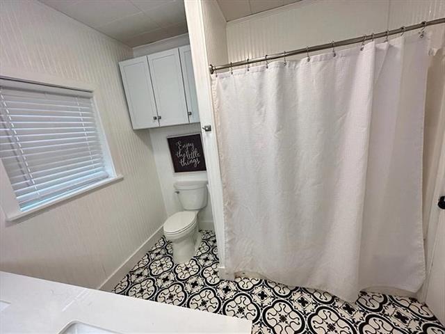 Building Photo - 112 S Jackson St
