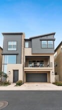 Building Photo - 15681 Rennyson Way
