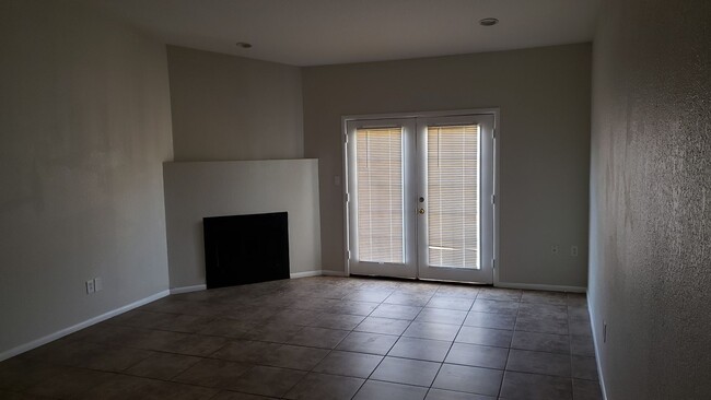 Foto del edificio - 2 bed 2 bath Town-homes in Central Phoenix...