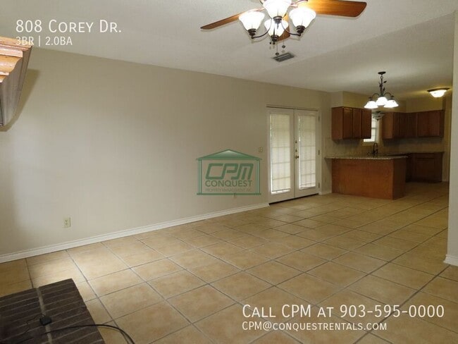 Foto del edificio - 808 Corey Dr