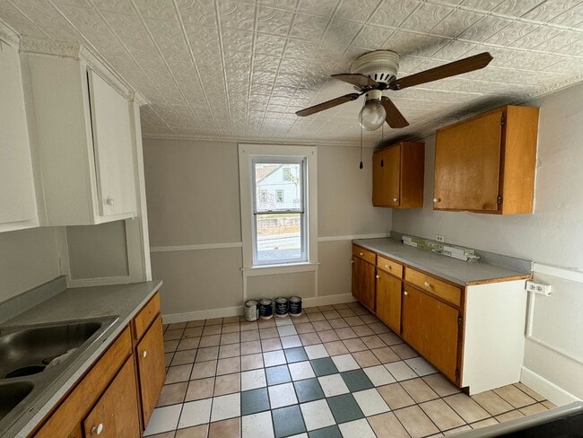 Photo - 16 Union St Apartment