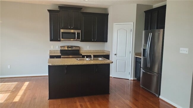 Building Photo - 2310 Flint Dr