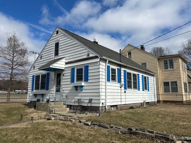 Photo - 3 Bed, 1 Bath House Close to Purdue, Mackey/Ross-Ade