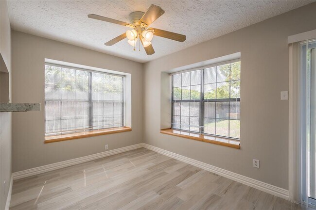Building Photo - 12839 Middlesbrough Ln