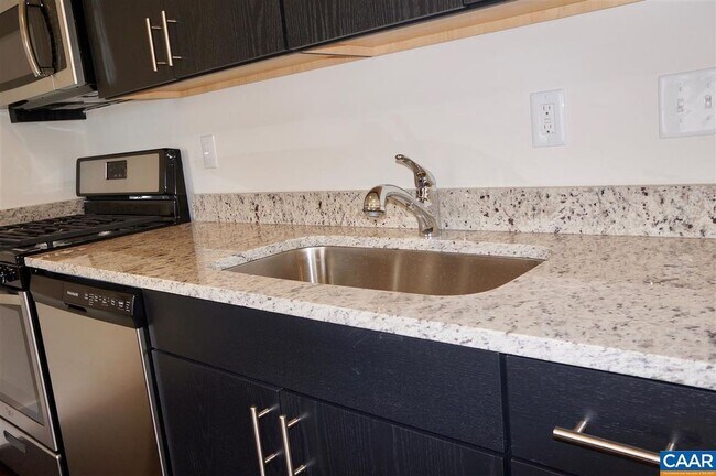 Foto del edificio - 2300 Price Ave