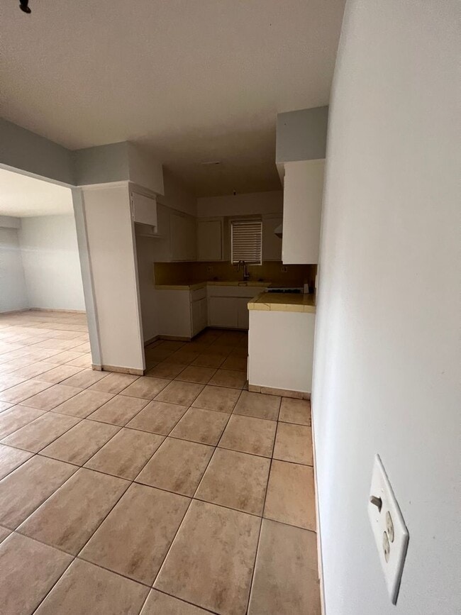 Building Photo - Located in Old town Yucca Valley