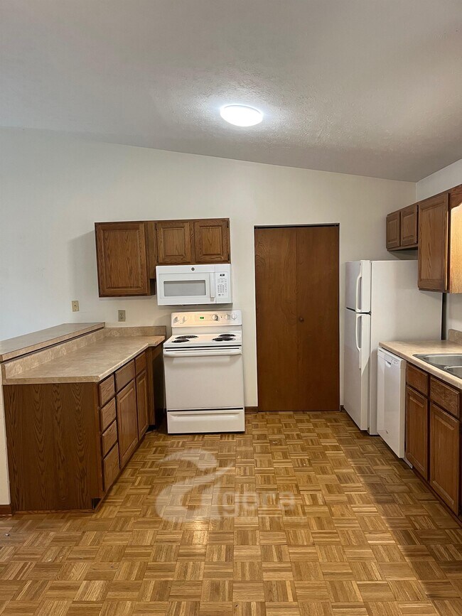 Foto del edificio - 135 Renwood Pl