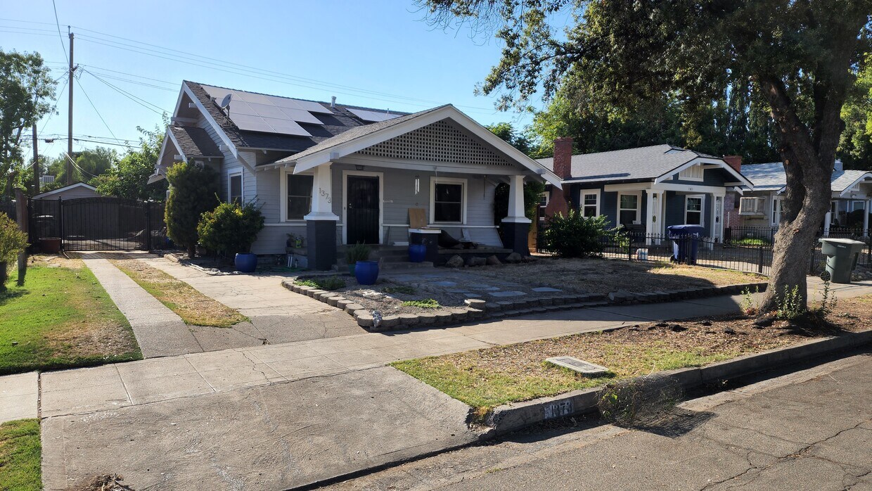 Foto principal - 1373 N Echo Ave