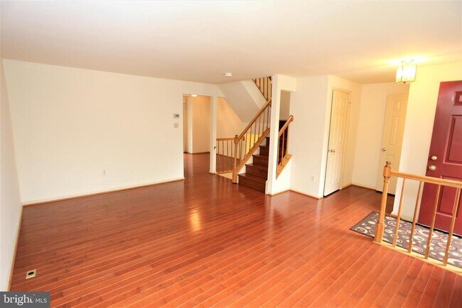 Building Photo - 4 Prairie Landing Ct