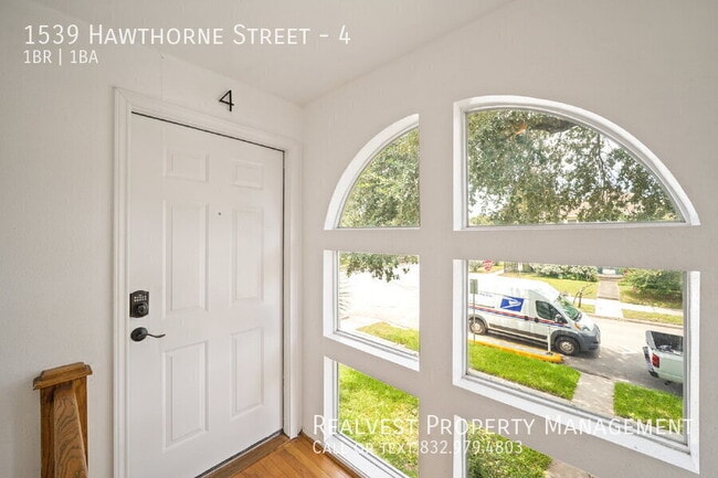 Building Photo - 1539 Hawthorne St