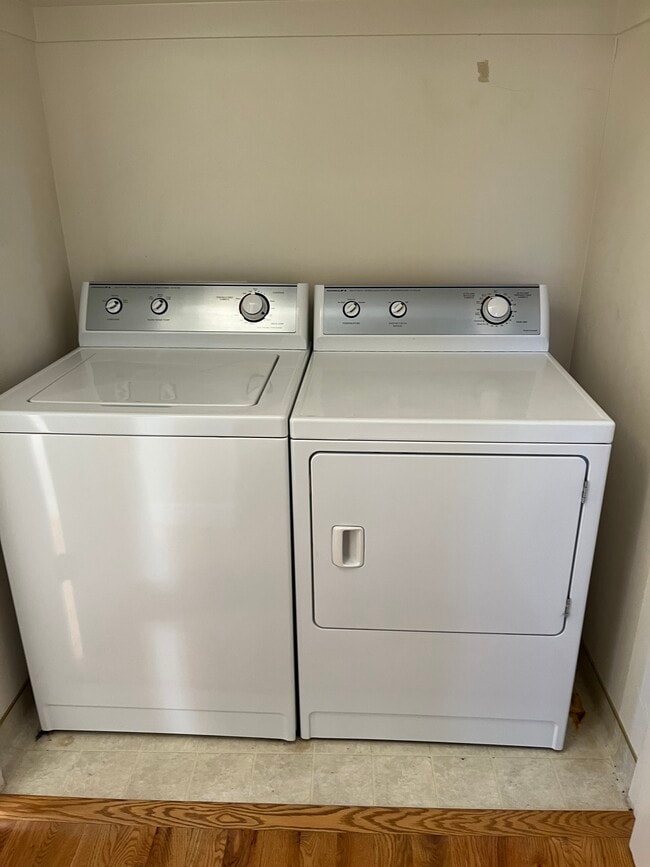 Building Photo - 576 W 1045 N