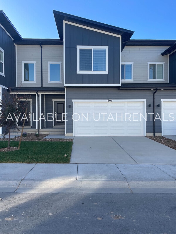 Building Photo - 1605 W Charmer Ln