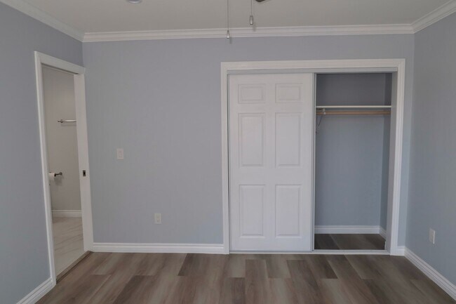 Foto del edificio - 9232 1/2 Coachman Ave