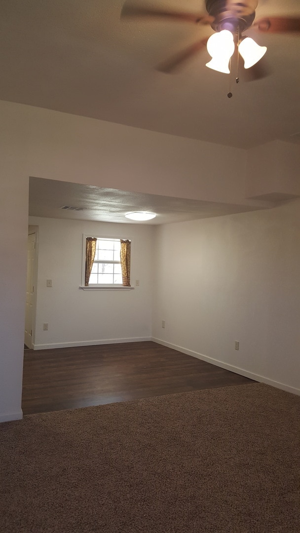 Photo - 908 E Main St Apartment