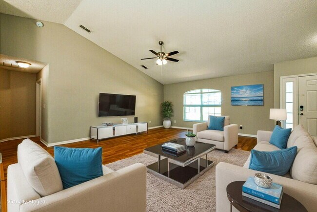 Foto del edificio - 1320 Rain Forest Ln
