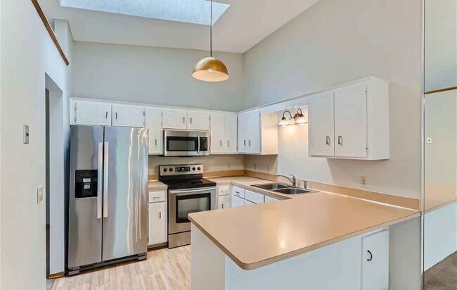 Foto del edificio - 4620 1/2 Ridge Cliff Dr