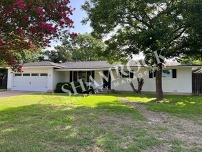 Building Photo - 409 Sharron Dr
