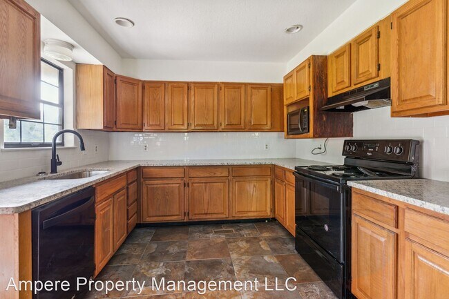 Building Photo - 4 br, 2.5 bath House - 3738 Fountain Ave
