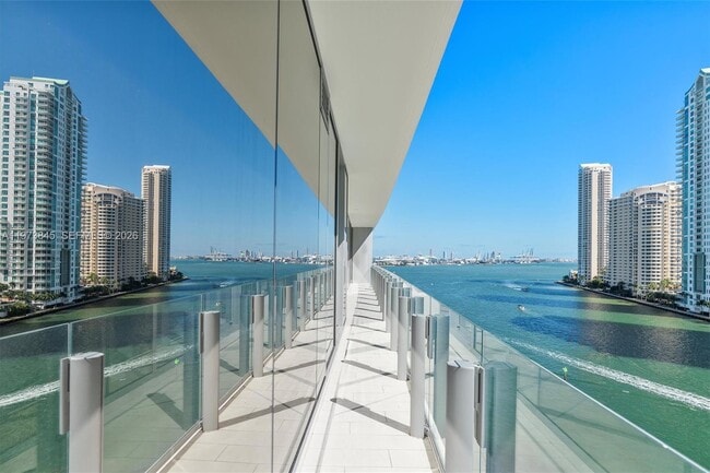 Foto del edificio - 300 Biscayne Blvd Way