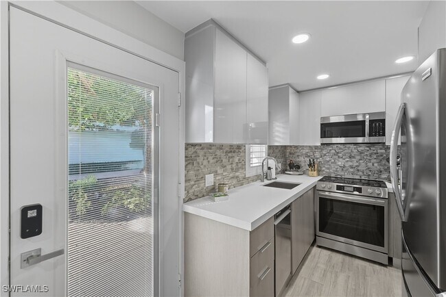 Foto del edificio - 609 12th Ave S
