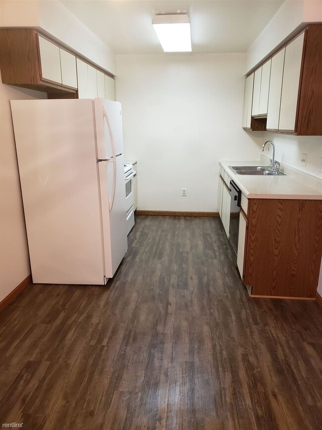 Building Photo - 8300 Shields Dr