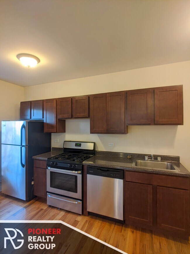 Foto del edificio - 955 W Cornelia Ave