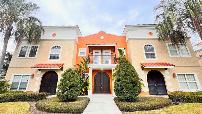 Foto del edificio - Stunning 3 Bedroom and 2.5 Bathroom in Winter Park! Washer and Dryer INCLUDED! Great Location!