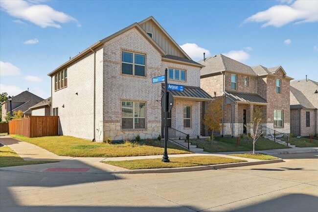 Photo - 1548 Euclid Aly House